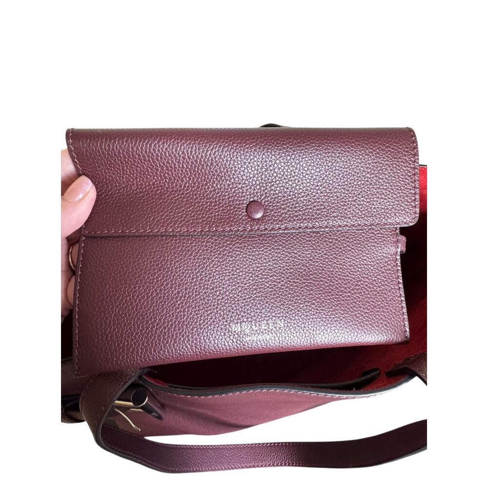Alexander McQueen NWT T-Bar Sling Leather Tote in Cranberry - Picture 12 of 16